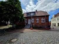 Hauptbild Wohnen mit Historie: Charmantes Stadthaus mit privater Oase im Herzen von Mölln